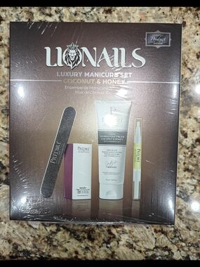 Predire LIONAILS Luxury Manicure Set